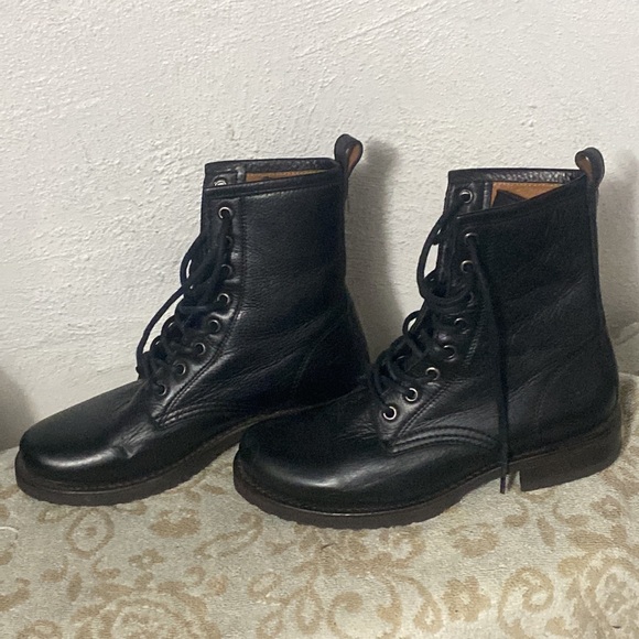 Frye Leather Boots sz5.5+Darrell Walking💀cinch bag+barbell gauges 18G - Picture 3 of 17